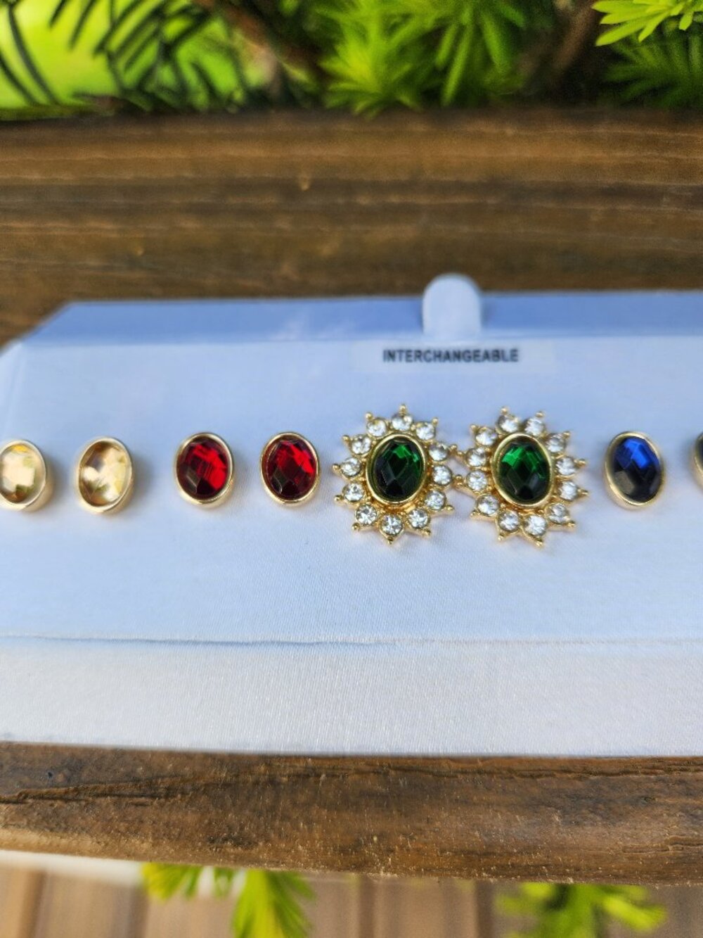 Interchangeable Gold-tone colored stone stud EARRING SET - 5 pairs - Picture 3 of 11